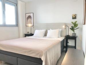 Postel nebo postele na pokoji v ubytování Brand new 2 bedroom apartment in Duna Beach, Torrox Costa
