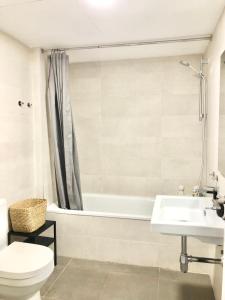 Koupelna v ubytování Brand new 2 bedroom apartment in Duna Beach, Torrox Costa