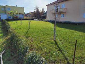 Zahrada ubytování Apartmani Loli