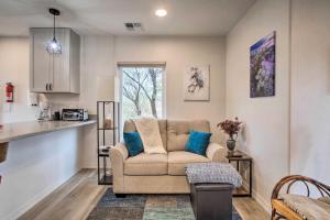 Gallery image of Cornville Guesthouse Near Hiking and Wineries! in Cottonwood +18 photos