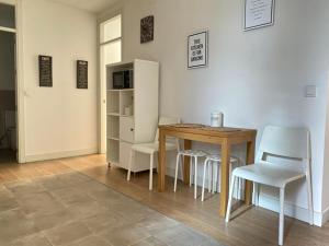A kitchen or kitchenette at Hispalis Santa Catalina Még 9 kép