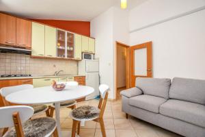 Küche/Küchenzeile in der Unterkunft Apartments Svarog