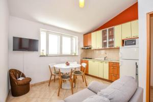 Küche/Küchenzeile in der Unterkunft Apartments Svarog