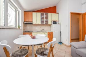 Küche/Küchenzeile in der Unterkunft Apartments Svarog
