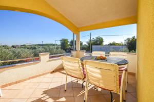 Ein Balkon oder eine Terrasse in der Unterkunft Apartments Svarog