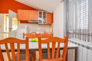 Küche/Küchenzeile in der Unterkunft Apartments Svarog