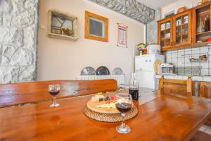 Küche/Küchenzeile in der Unterkunft Apartments Svarog