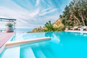 Бассейн в L'Olearia Luxury Country Villa in Amalfi Coast или поблизости