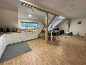 Kuchnia lub aneks kuchenny w obiekcie Apartmány Herc