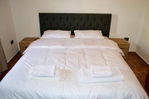 Postel nebo postele na pokoji v ubytování Me & You Hostel