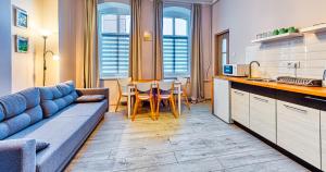 Kuchyňa alebo kuchynka v ubytovaní Apartamenty na Deptaku by Royal Aparts
