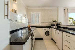 Küche/Küchenzeile in der Unterkunft Perfect Family Apartment in Acapulco Playa, Nerja