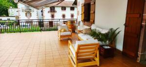 A balcony or terrace at Casa Rural Betraunea
