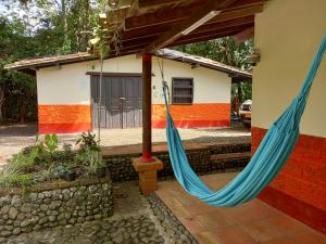 Imagen de la galería de Compostela cabaña privada (private cabin for rent), en Jardín