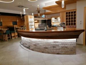 Lounge nebo bar v ubytování Gasthof zur Donaubrücke