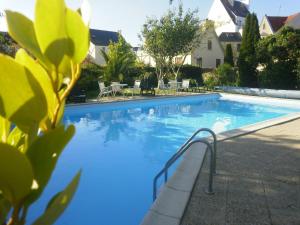 Swimmingpoolen hos eller tæt på Les Bains de Mer Riviera Bretonne
