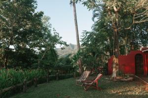 Zahrada ubytování La Vieille Cheminée, Tropical Farm & Eco-Lodges