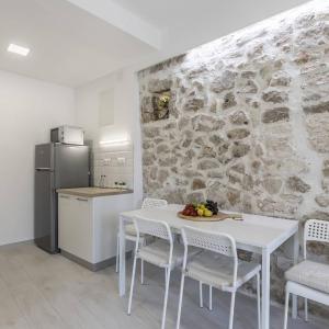 Kuchyň nebo kuchyňský kout v ubytování Luxury apartments SKALINADA near beaches, Tisno - Dalmatia