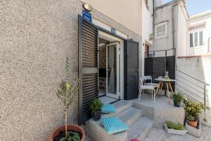 Balkón nebo terasa v ubytování Luxury apartments SKALINADA near beaches, Tisno - Dalmatia