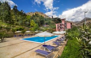 Πισίνα στο ή κοντά στο Residence Villa Mare Taormina