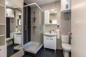 Koupelna v ubytování Luxury apartments SKALINADA near beaches, Tisno - Dalmatia