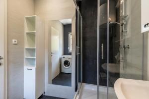 Koupelna v ubytování Luxury apartments SKALINADA near beaches, Tisno - Dalmatia
