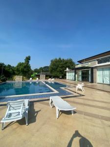 Gallery image of Floating Sanctuary Resort by Cocotel in Bulacan