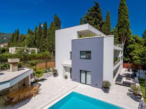 Fotografia z galérie ubytovania Luxury Villa Velvet Bourbon Split with private pool by the sea v destinácii Kaštela + 37 fotografií