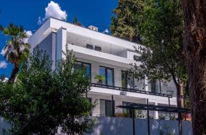 Fotografia z galérie ubytovania Luxury Villa Velvet Bourbon Split with private pool by the sea v destinácii Kaštela