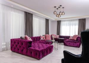 Fotografia z galérie ubytovania Luxury Villa Velvet Bourbon Split with private pool by the sea v destinácii Kaštela