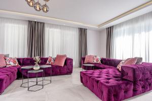 Fotografia z galérie ubytovania Luxury Villa Velvet Bourbon Split with private pool by the sea v destinácii Kaštela