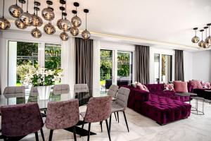 Fotografia z galérie ubytovania Luxury Villa Velvet Bourbon Split with private pool by the sea v destinácii Kaštela