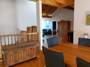 Posedenie v ubytovaní KELCHALM Superior Apartment