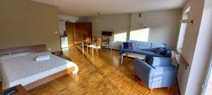 Posedenie v ubytovaní Zawoja1560 Apartamenty przy Aptece