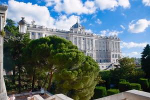 Gallery image of Lujoso apto calle mayor in Madrid