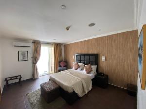 Postel nebo postele na pokoji v ubytování Angel Hotel + 37 fotografií