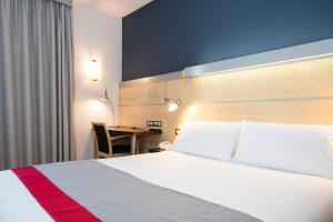 Posteľ alebo postele v izbe v ubytovaní Holiday Inn Express Barcelona - Montmeló by IHG