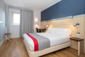 Posteľ alebo postele v izbe v ubytovaní Holiday Inn Express Barcelona - Montmeló by IHG
