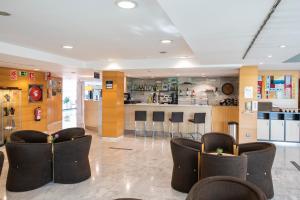 Lounge alebo bar v ubytovaní Holiday Inn Express Barcelona - Montmeló by IHG