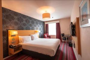 Postel nebo postele na pokoji v ubytování Holiday Inn Darlington-A1 Scotch Corner by IHG