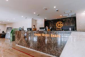 Лобі або стійка реєстрації в Grand Hotel Anapa