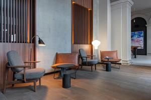 Hôtel LÉONOR the place to live的休息区