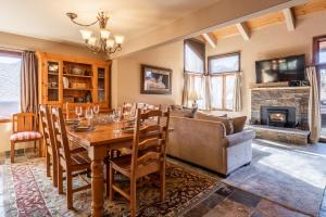 Gallery image of Sunrise 9 in Mammoth Lakes