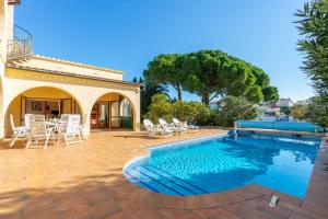 Bazén v ubytovaní Apart-rent Villa Ter 0010 alebo v jeho blízkosti