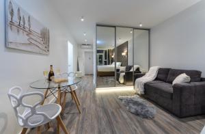 Posedenie v ubytovaní VICTORY-29 LUXURY APARTMENT CEnTER