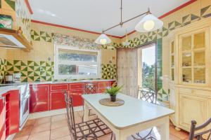 Kuchyňa alebo kuchynka v ubytovaní Apart-rent Villa Ter 0010