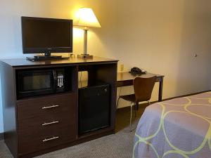 Dapur atau dapur kecil di Studio 1 Hotel & Extended Stay - Missoula