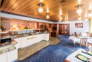 Restoran või mõni muu söögikoht majutusasutuses Hotel Wartburg