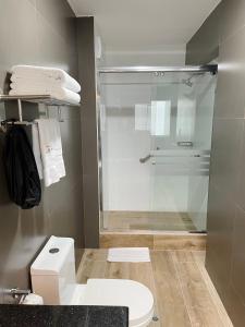 Ванная комната в Habitat Hotel