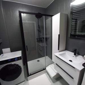 Ένα μπάνιο στο Apartament Plater